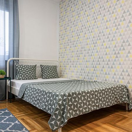 Ferienwohnung !Promo! Giallo Modern Studio-Free Private Parking-Fast Wi-Fi Novi Sad Exterior foto