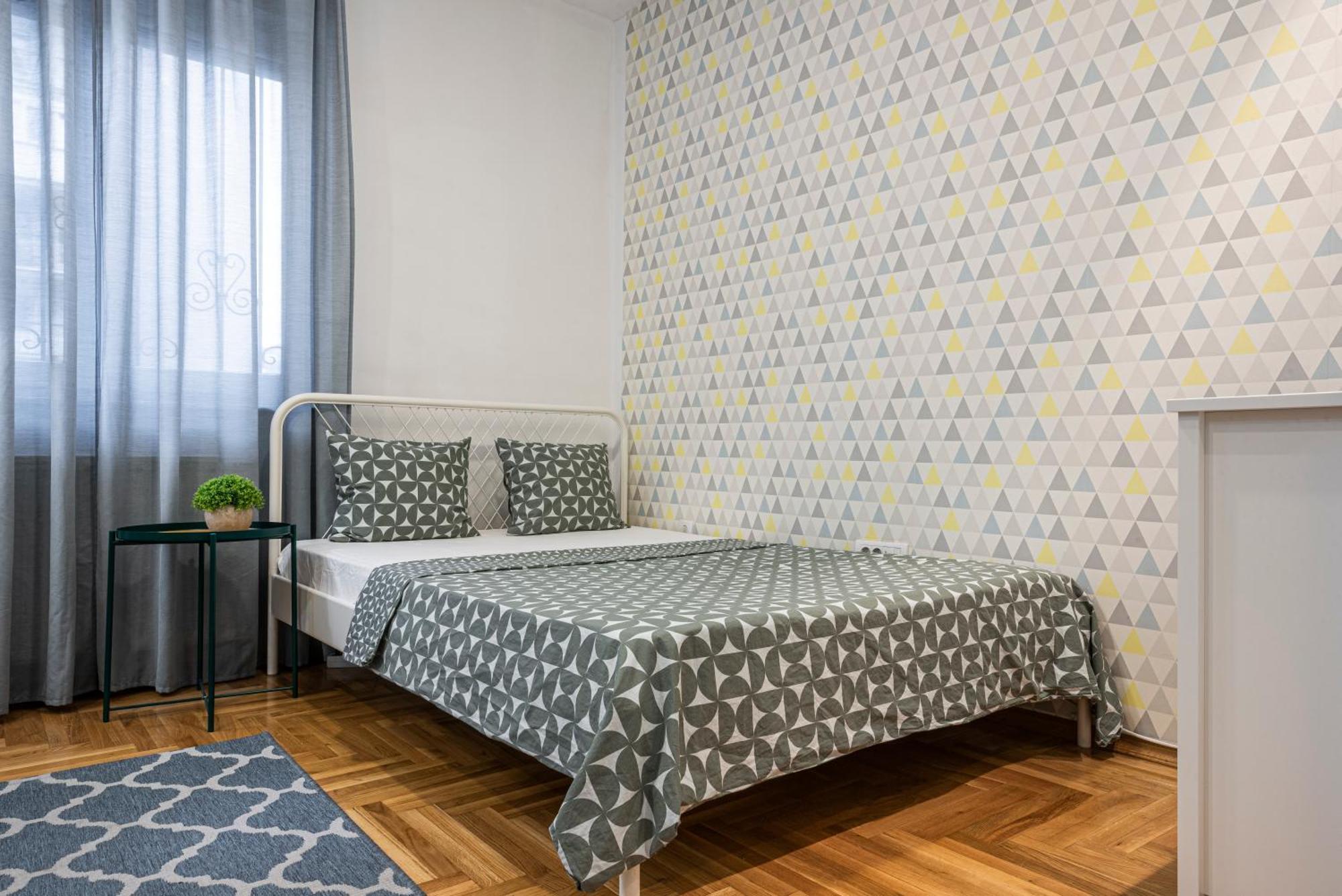 Ferienwohnung !Promo! Giallo Modern Studio-Free Private Parking-Fast Wi-Fi Novi Sad Exterior foto