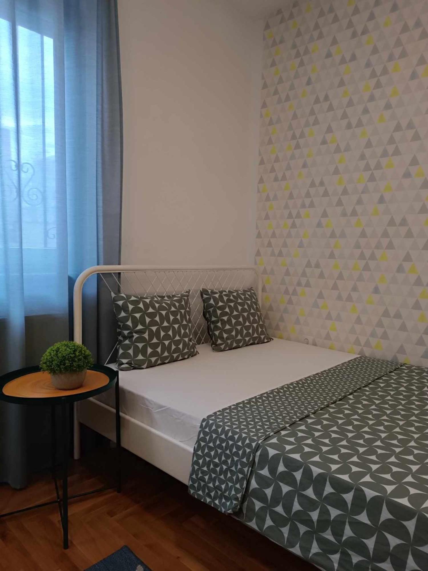 Ferienwohnung !Promo! Giallo Modern Studio-Free Private Parking-Fast Wi-Fi Novi Sad Exterior foto